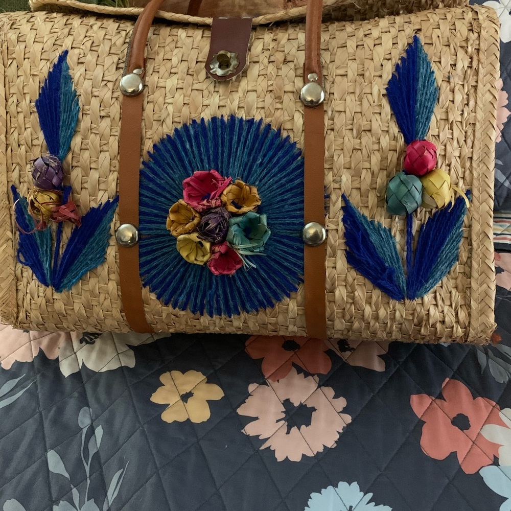 Large Straw Purse - Picture 6 of 6